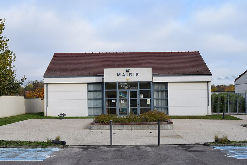 File:Mairie-rouilly-saint-loup.JPG