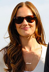 Minka Kelly: Biografia, Carreira, Filantropia