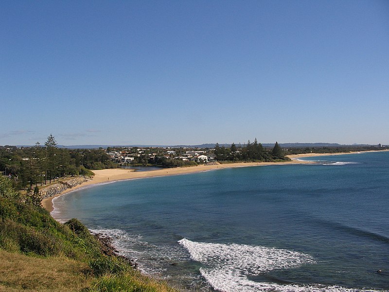 File:Moffat Beach taken on the Friday, 24th July 2009 at 9-21am. - panoramio.jpg