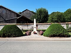 Le monument aux morts.