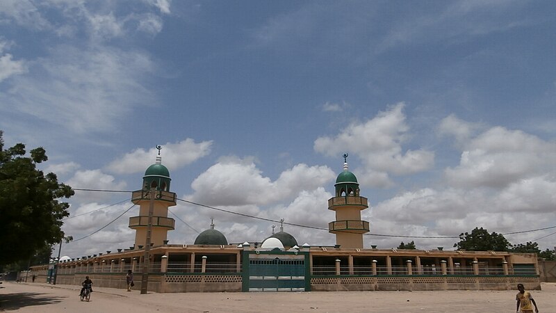 File:Mosqué du Sultanat.JPG