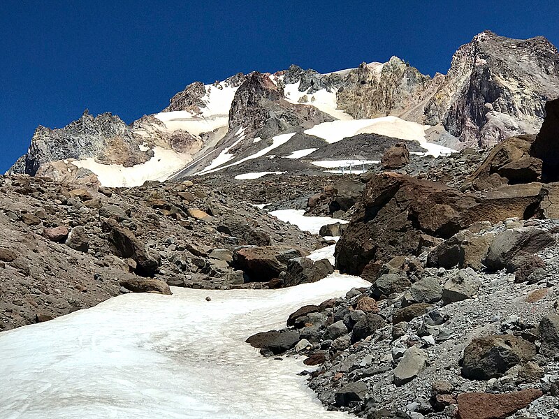 File:Mount Hood Sulfur.jpg