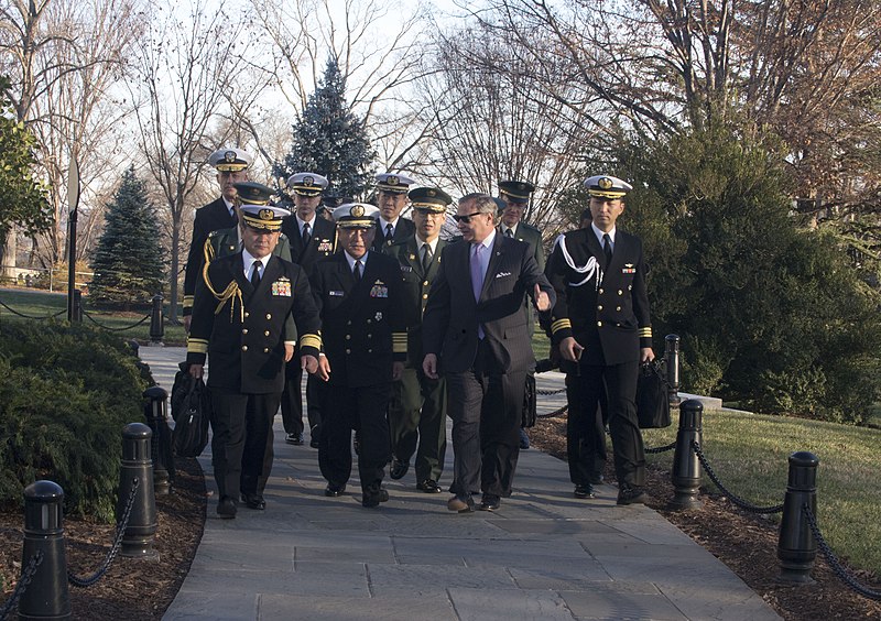 File:Mr. Lechner with Japanese delegation (15865880409).jpg