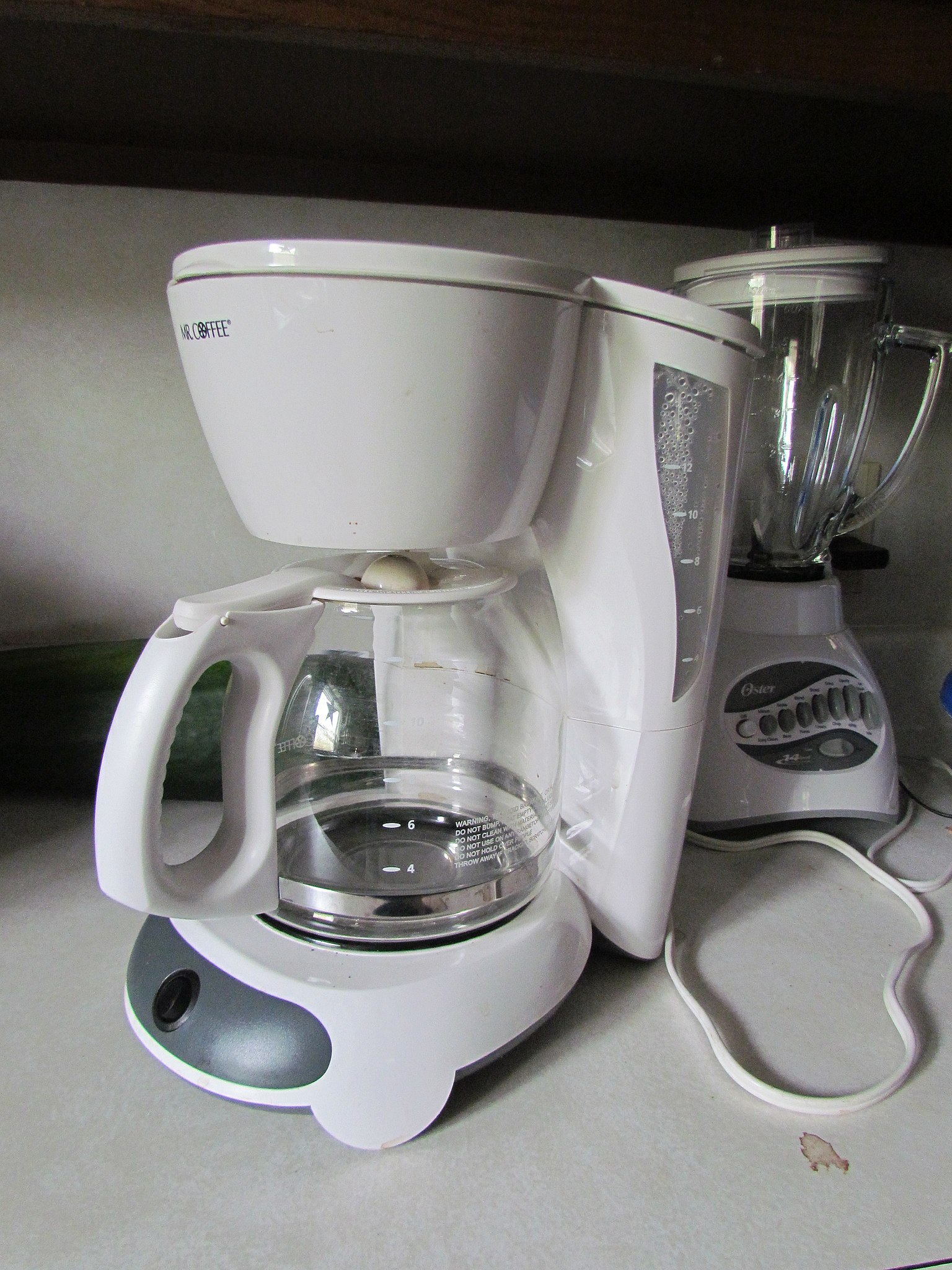 https://upload.wikimedia.org/wikipedia/commons/thumb/c/c5/Mr_Coffee_Coffee_Maker.JPG/1536px-Mr_Coffee_Coffee_Maker.JPG