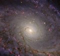 Detaillierte Aufnahme des Zentrums von NGC 5364, erstellt mithilfe des Hubble-Weltraumteleskops