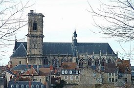 Catedral de los Santos Cyric y Julitta, Nevers, Francia