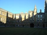 Newcollege old quad.jpg
