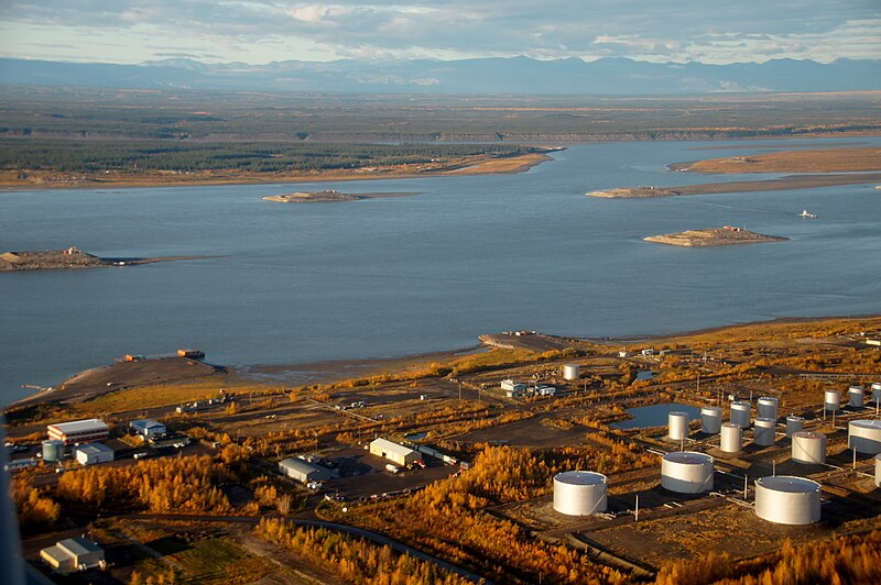 File:Norman Wells, NWT.JPG