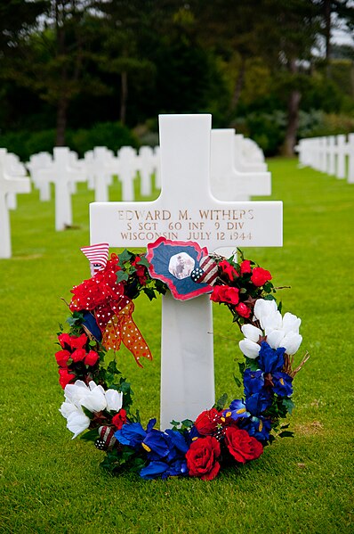 File:Normandy '10- American Cemetery, Colleville (4825672671).jpg