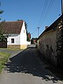 Čeština: Cesta na severovýchod v Nové Vsi (Čížová). Okres Písek, Česká republika. English: Road in northeast direction in Nová Ves village (Čížová municipality), Písek District, Czech Republic.