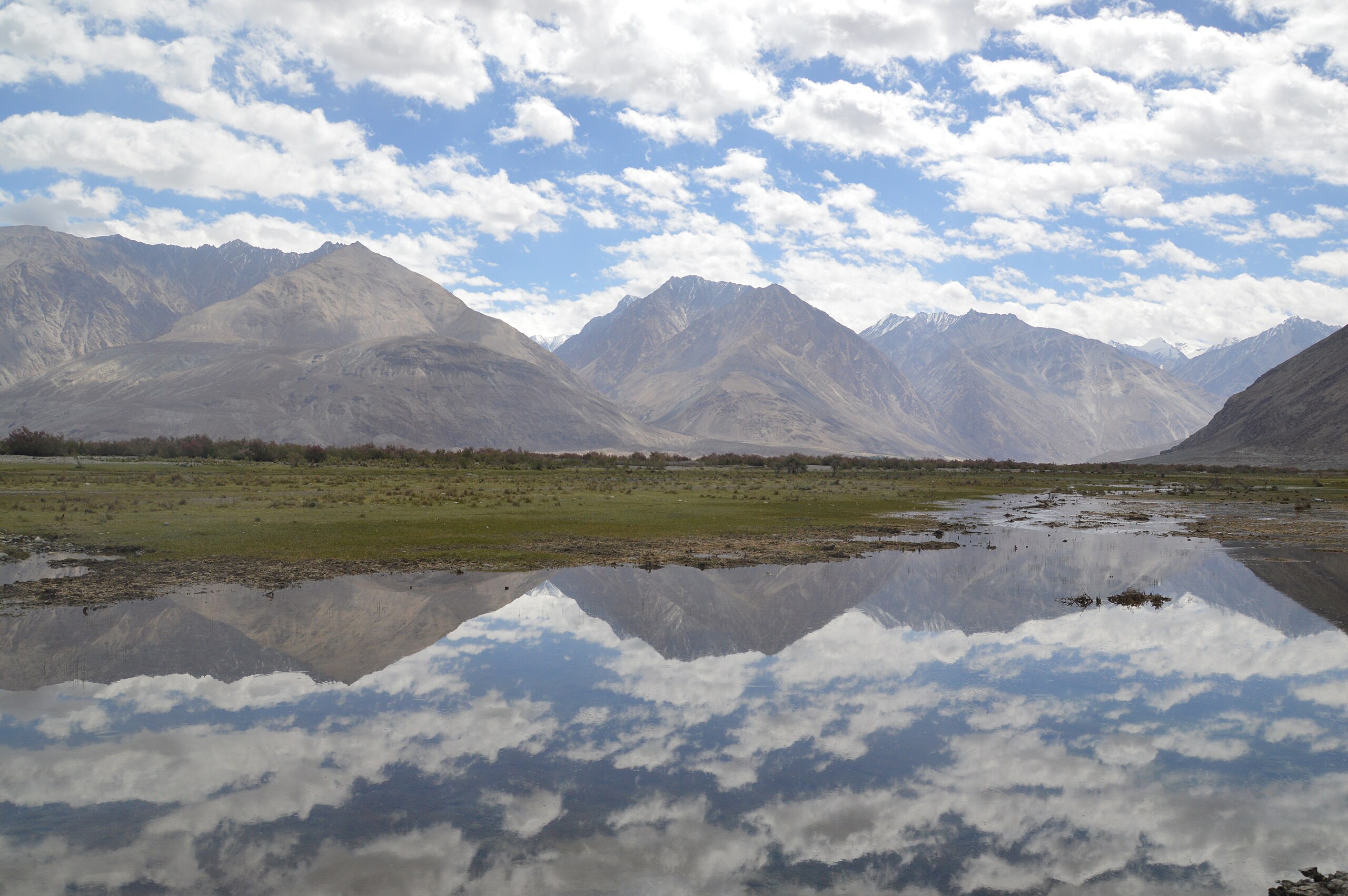 File:En route Nubra Valley from leh.jpg - Wikimedia Commons