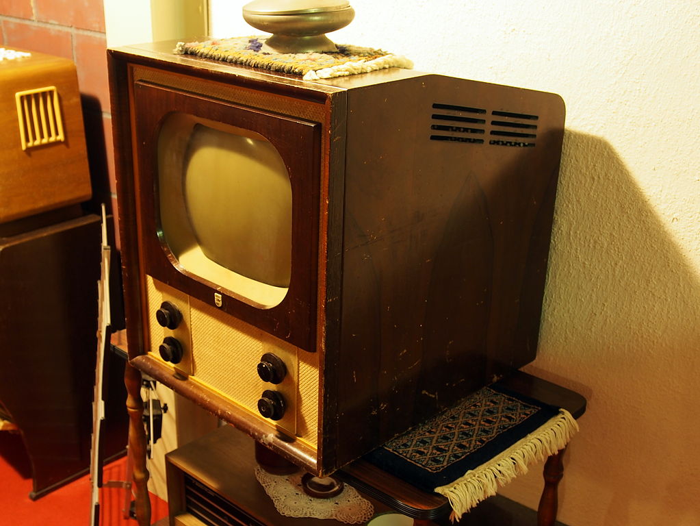 lamp alledaags Drama File:Old Philips television set, pic8.JPG - Wikimedia Commons