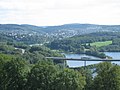 Olpe gezien vanuit het noordwesten, op de voorgrond de Biggesee