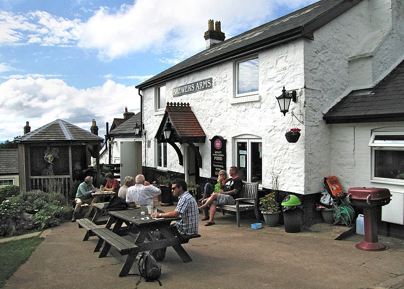 File:Outdoor seating at the Brewers Arms, West Malvern - geograph.org.uk - 3090749.jpg