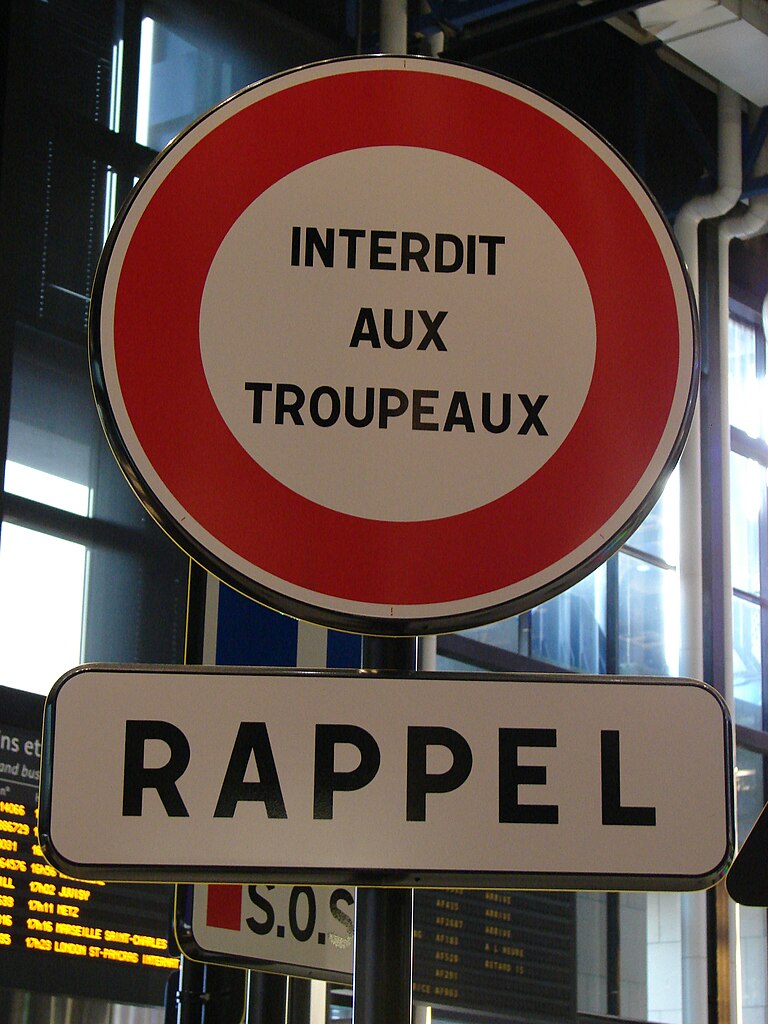 File Panneau Interdit Aux Troupeaux Jpg Wikimedia Commons