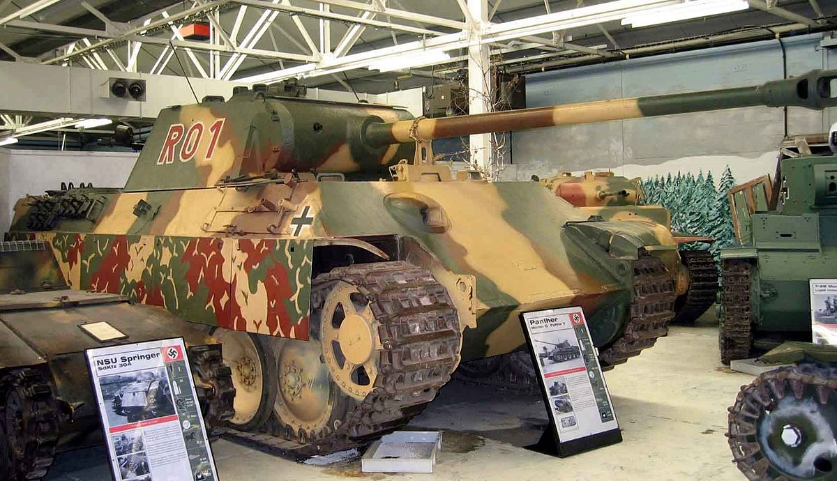 Hình ảnh Panther sẽ khiến bạn bị lôi cuốn bởi vẻ đẹp hoang dã và sự hoàn chỉnh của thiết kế. Dù là sự xuất hiện của chiếc xe tăng trong trận chiến hay chỉ là để trưng bày, Panther đều luôn là một trong những đối tượng được yêu thích trong lịch sử xe tăng.