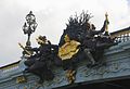 Una de las esculturas de ninfas que decoran el Pont Alexandre III