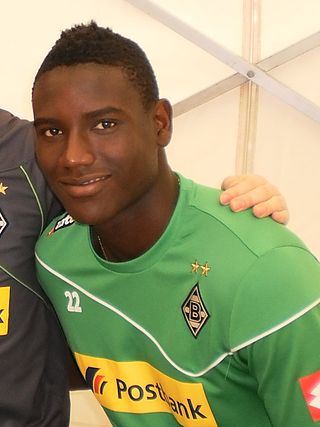 <span class="mw-page-title-main">Peniel Mlapa</span> Togolese footballer (born 1991)