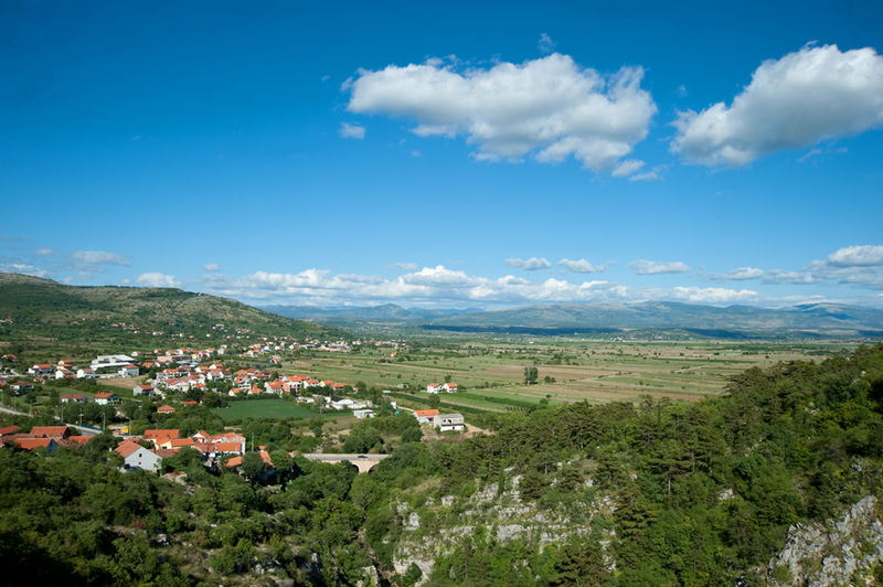 File:Petrovo polje Drnis 05082011 02 roberta f.jpg