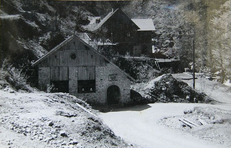 File:Postcard of Kropa 1952.jpg