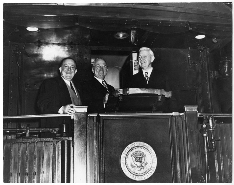 File:President Harry S. Truman in Chicago 64-869.jpg