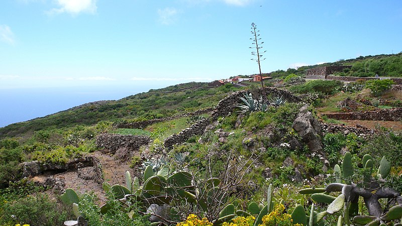 File:Pueblo de Isora.jpg