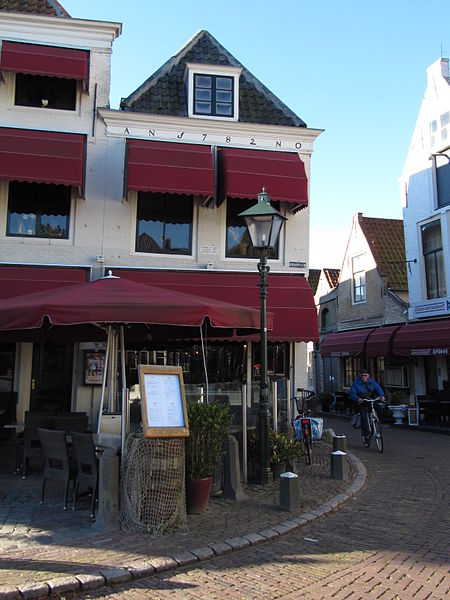 File:RM40677 Zierikzee - Kraanplein 12.jpg