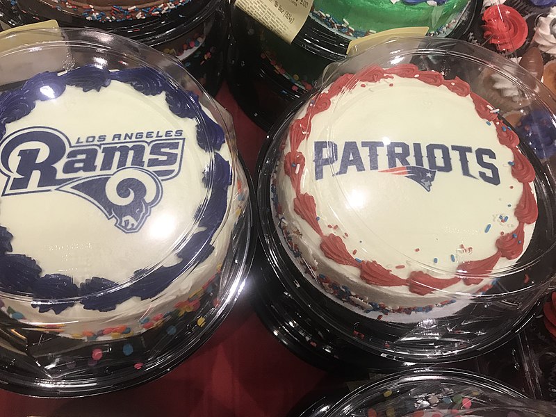 File:Rams and Patriots cakes.jpg