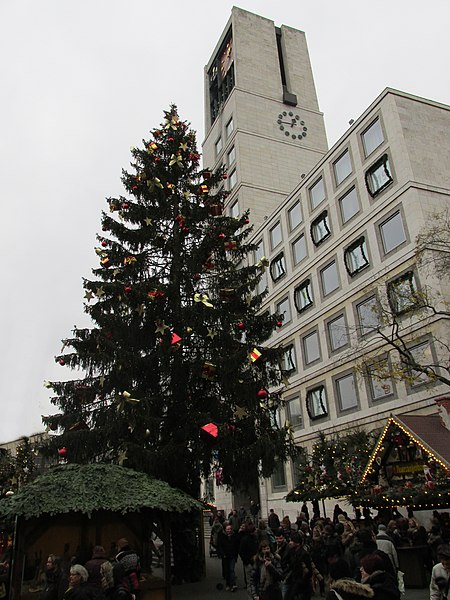 File:Rathaus - Stuttgart - panoramio (4).jpg