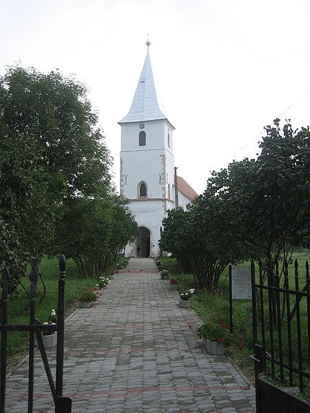 File:Reformed Church in Luncani.jpg