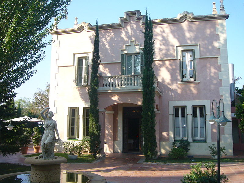 File:Restaurant Torre de l'Hereu.jpg