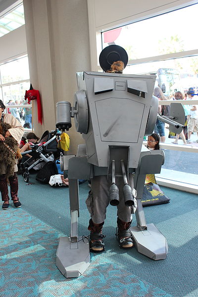 File:SDCC 2012 - AT-ST (7567462116).jpg