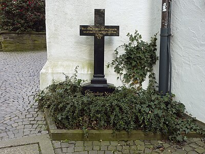 Das Grabkreuz Theodor Noas an der ev. Nikolaikirche in der Stadt Siegen