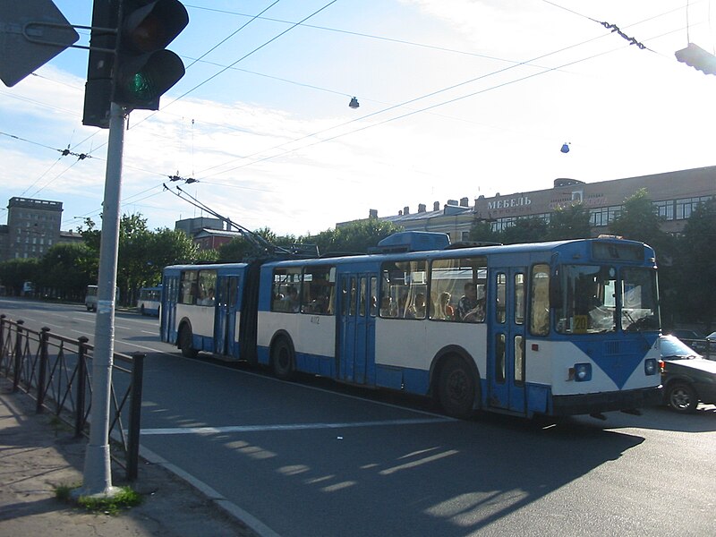 File:Saint Petersburg trolleybus 4112 2005-07 1122751988 Stachek avenue ZiU-10.jpg