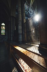 Миниатюра для Файл:Salisbury Cathedral interior 5.jpg