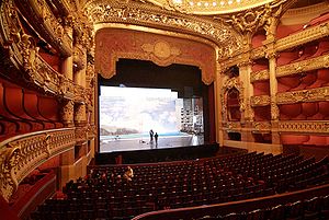 Scène de l'opéra Garnier.jpg