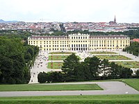 Schonbrunn - panorama.JPG