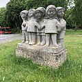 Skulptur Neunlinge bzw. UNICEF in Kiel-Suchsdorf (1967)