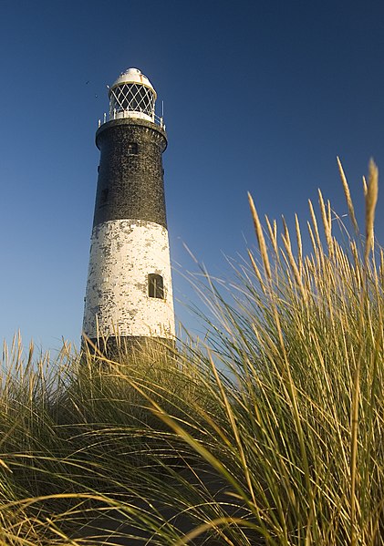 File:Spurn Lighthouse - geograph.org.uk - 2105686.jpg