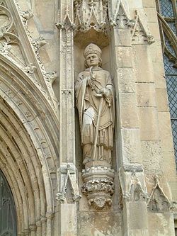 Statuo de Johano de Beverley (en Beverley Minster)