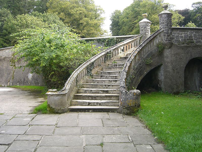 File:Steps at Picton Castle - panoramio.jpg