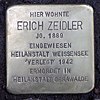 Tökezleyen Taş Duisburger Str 19 (Wilmd) Erich Zeidler.jpg