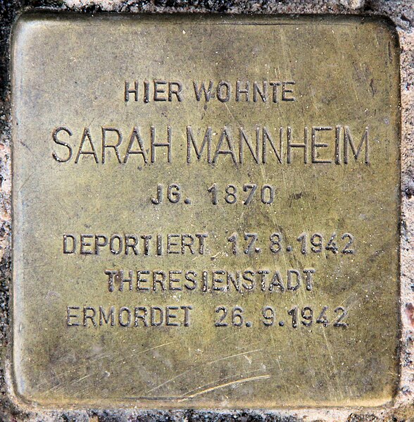 File:Stolperstein Grolmanstr 53 (Charl) Sarah Mannheim.jpg