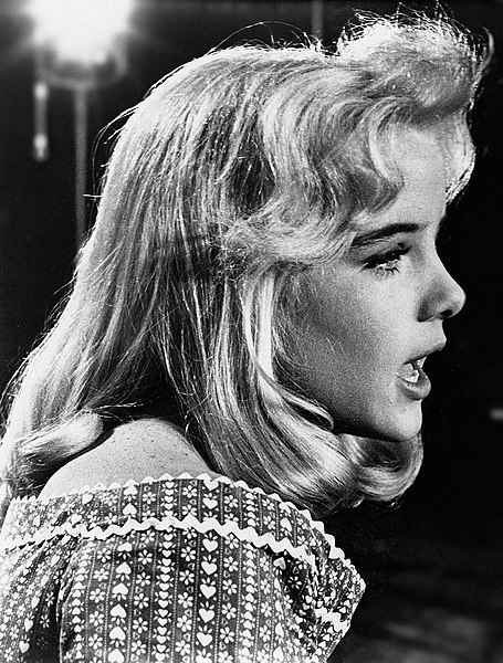 File:Sue Lyon (Portrait by Kubrick for Lolita - alt).jpg