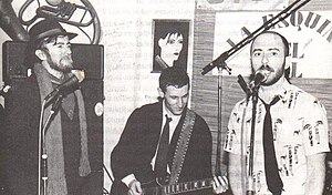 Symns con Los Redondos en 1984.jpg