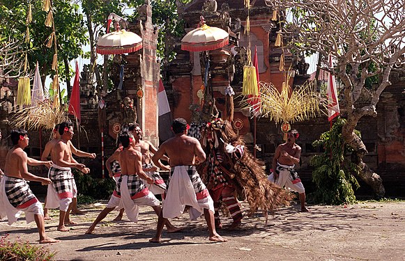 Barong-Tanz auf Bali, Ubud, Anhänger des Barong