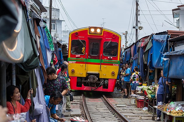 Talad Rom Hoop, Samut Songkhram