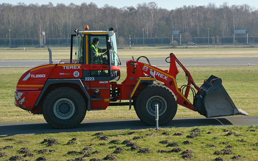 macchine atlas 1024px-Terex_TL260_Baggerlader_Hamburg_Airport_RHM_01_01