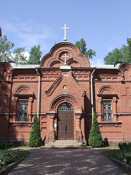 File:The Holy Cross Church, Kouvola, side door.JPG