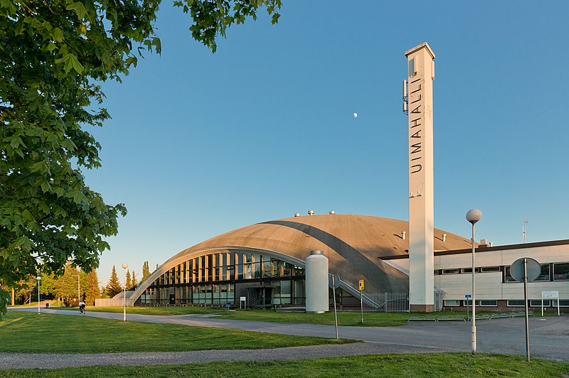 File:Tikkurilan uimahalli in Viertola, Vantaa, Finland, 2021 May - 2.jpg